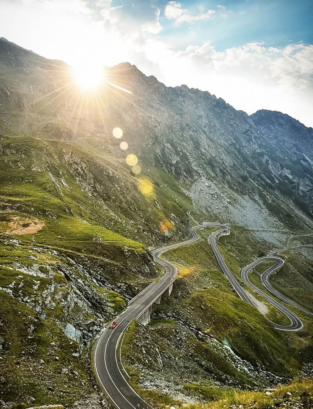 Трасса через перевал Стельвио в Италии