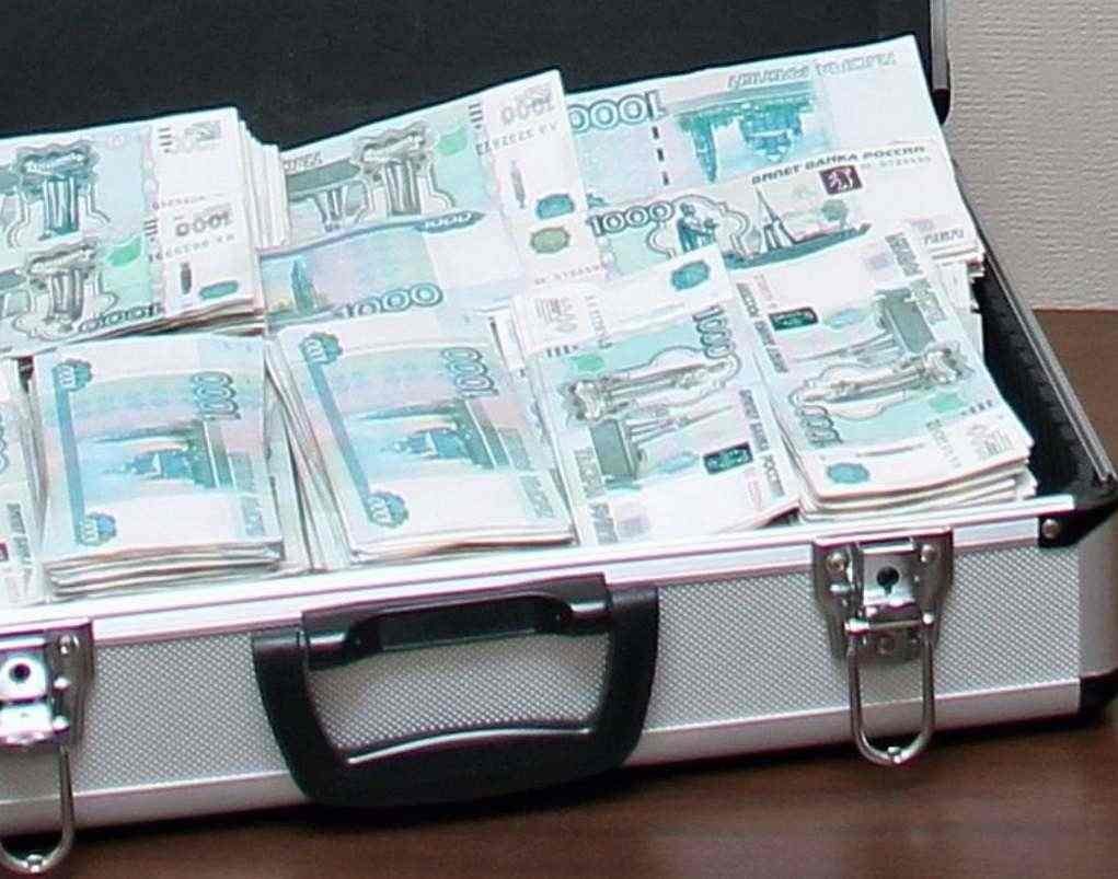 Чемодан с долларами