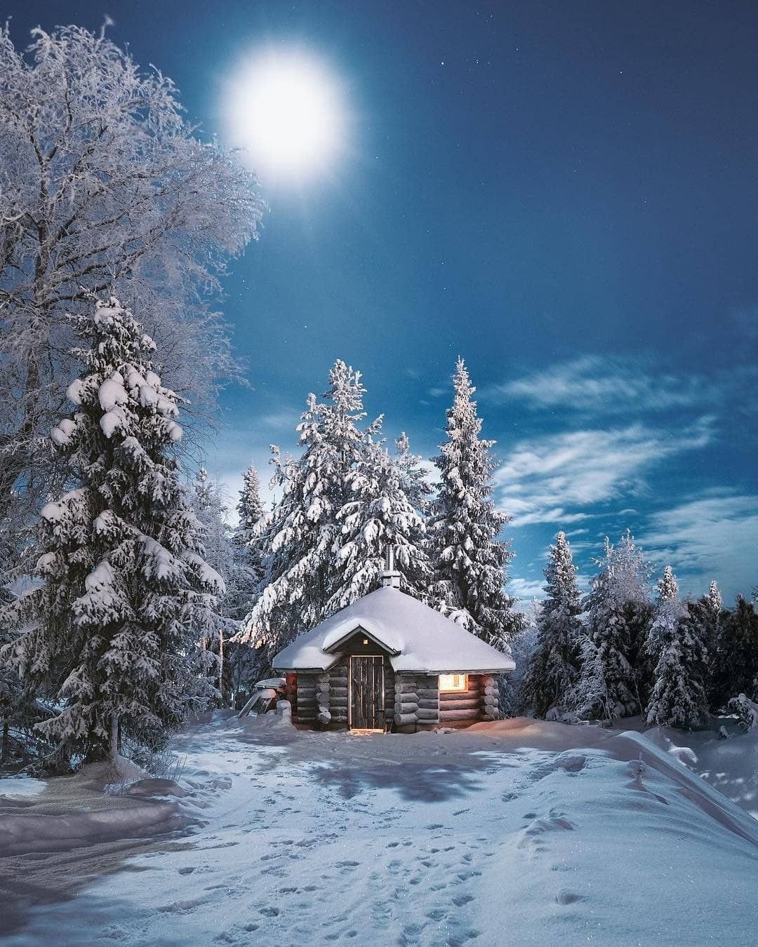 Загородный дом зимой