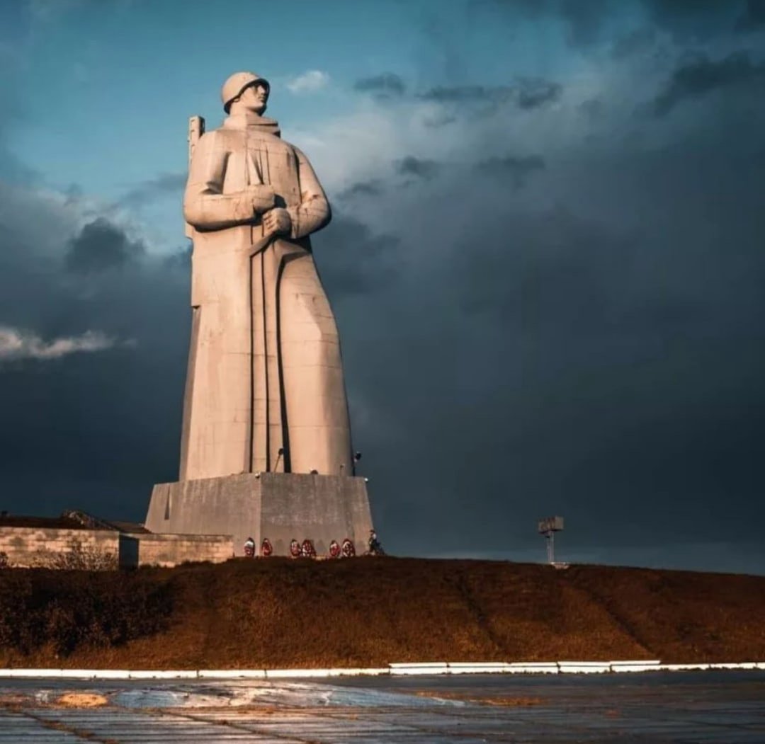 Памятник защитникам советского Заполярья в Мурманске
