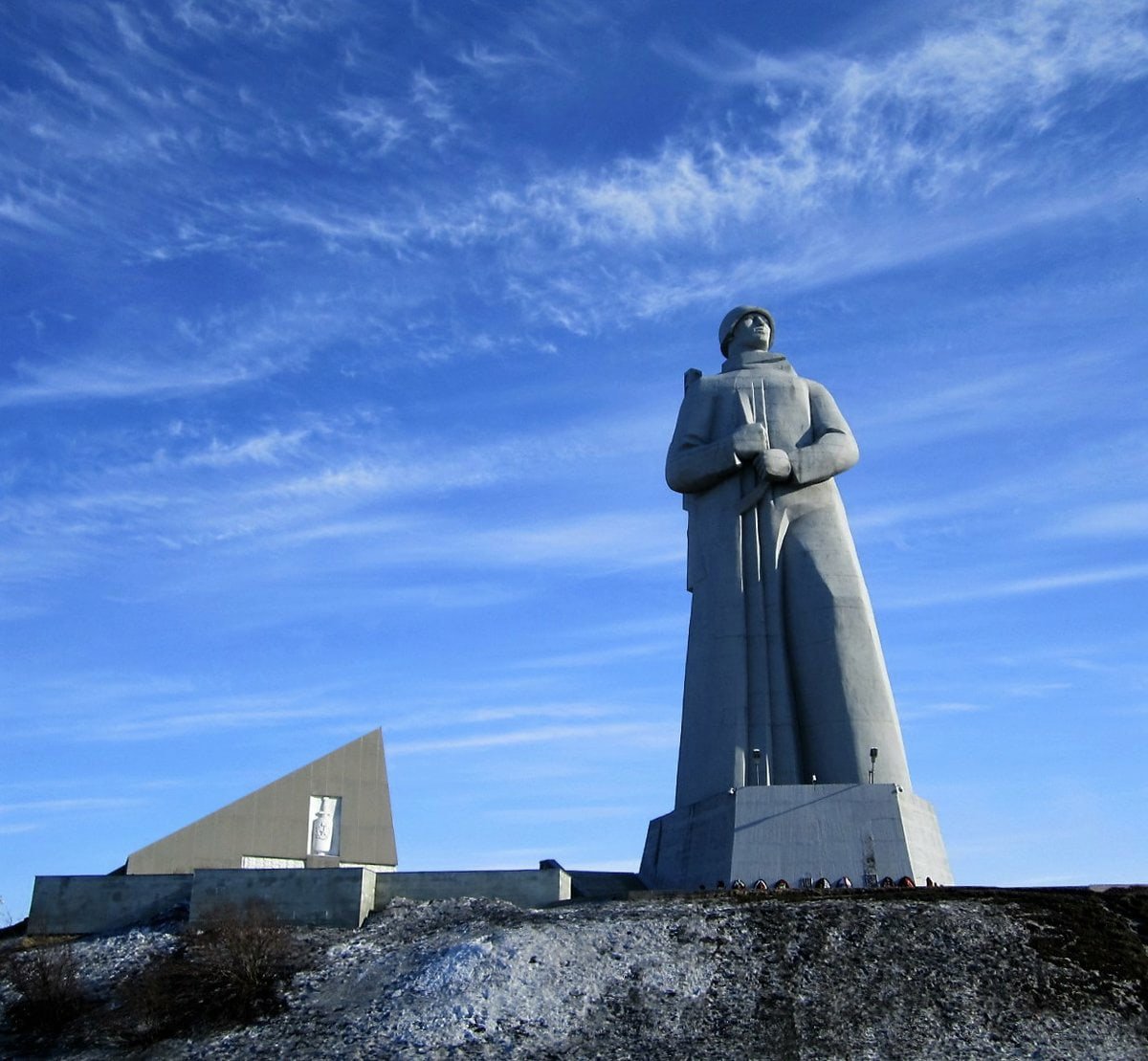 Памятник Алеше в Мурманске