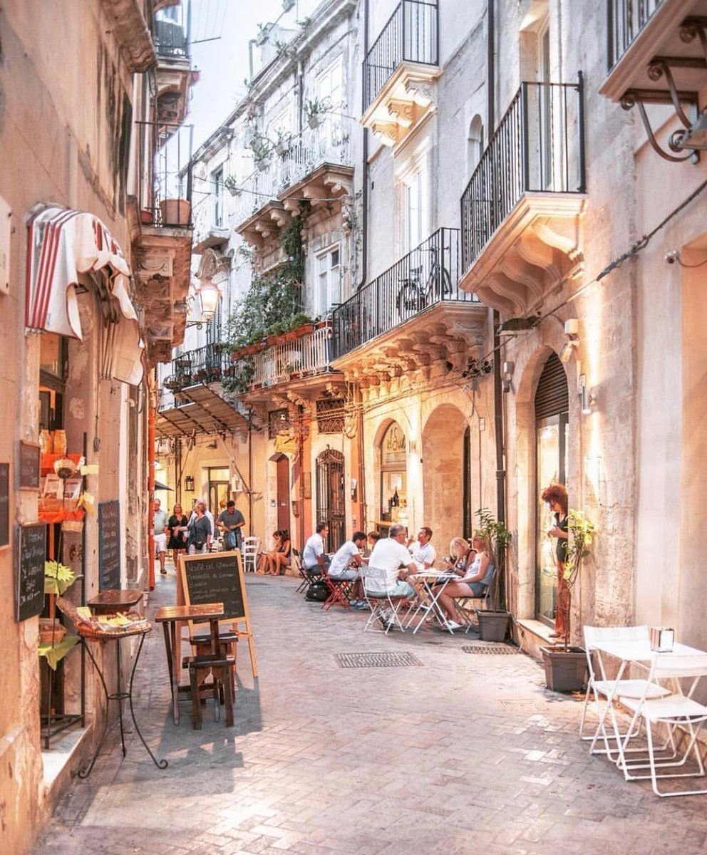 Вечерние улочки Италии