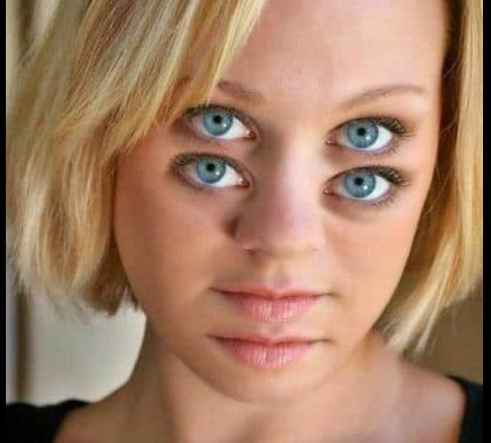 Огромные глаза в разные стороны