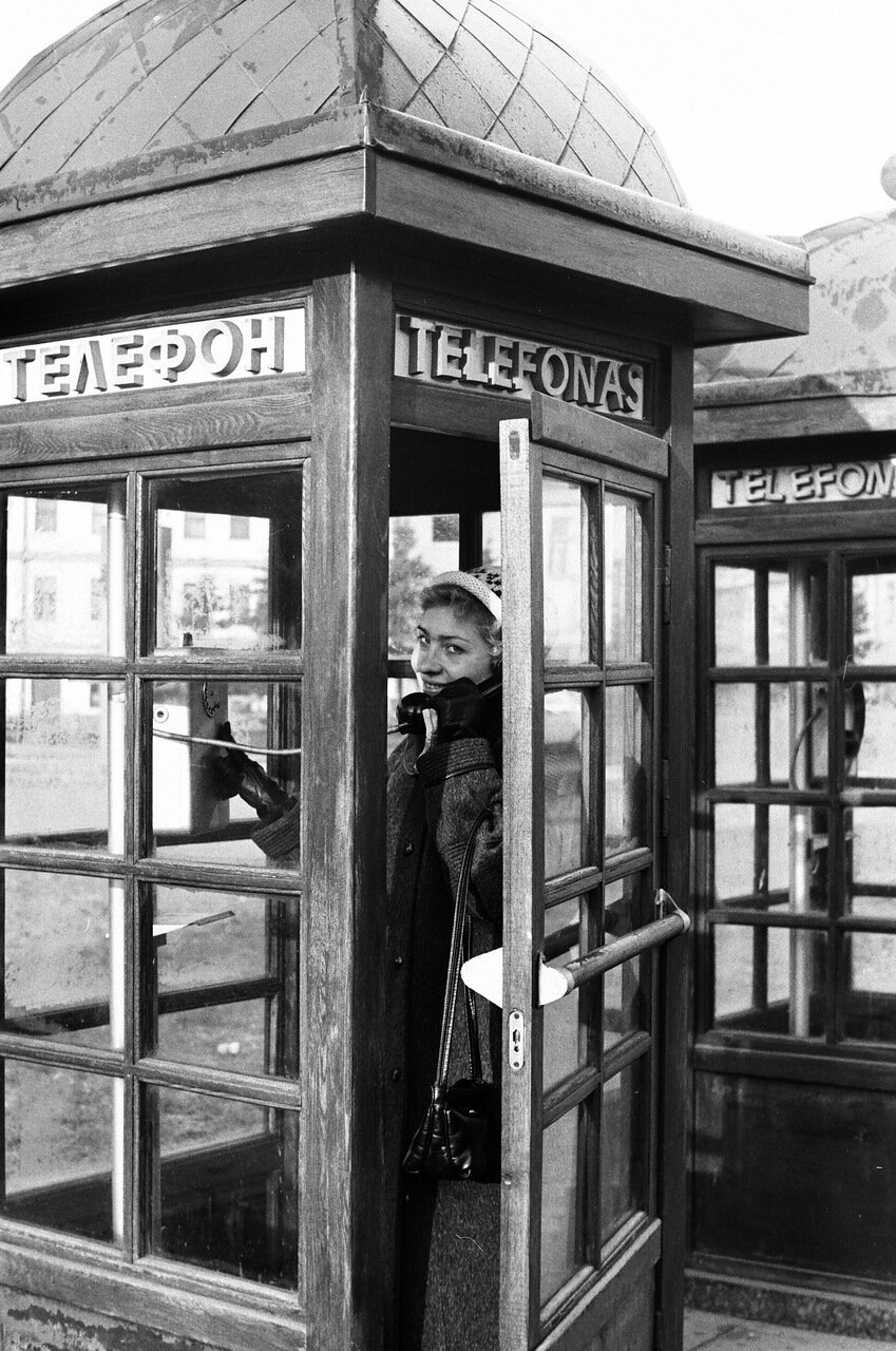 Старинная телефонная будка