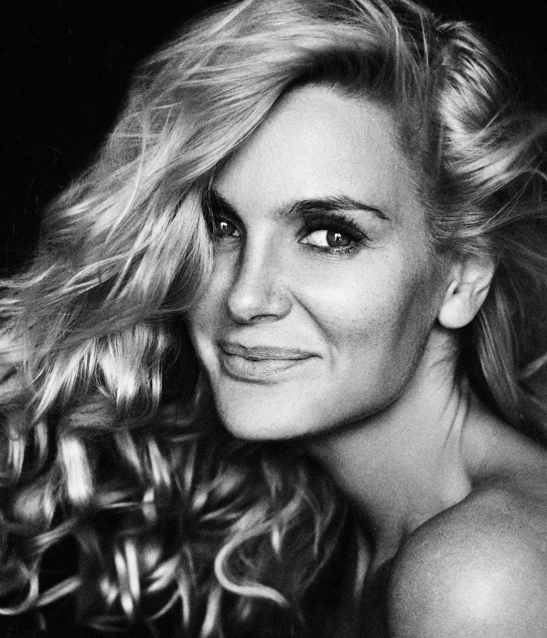 Анна Чернова Anella Miller