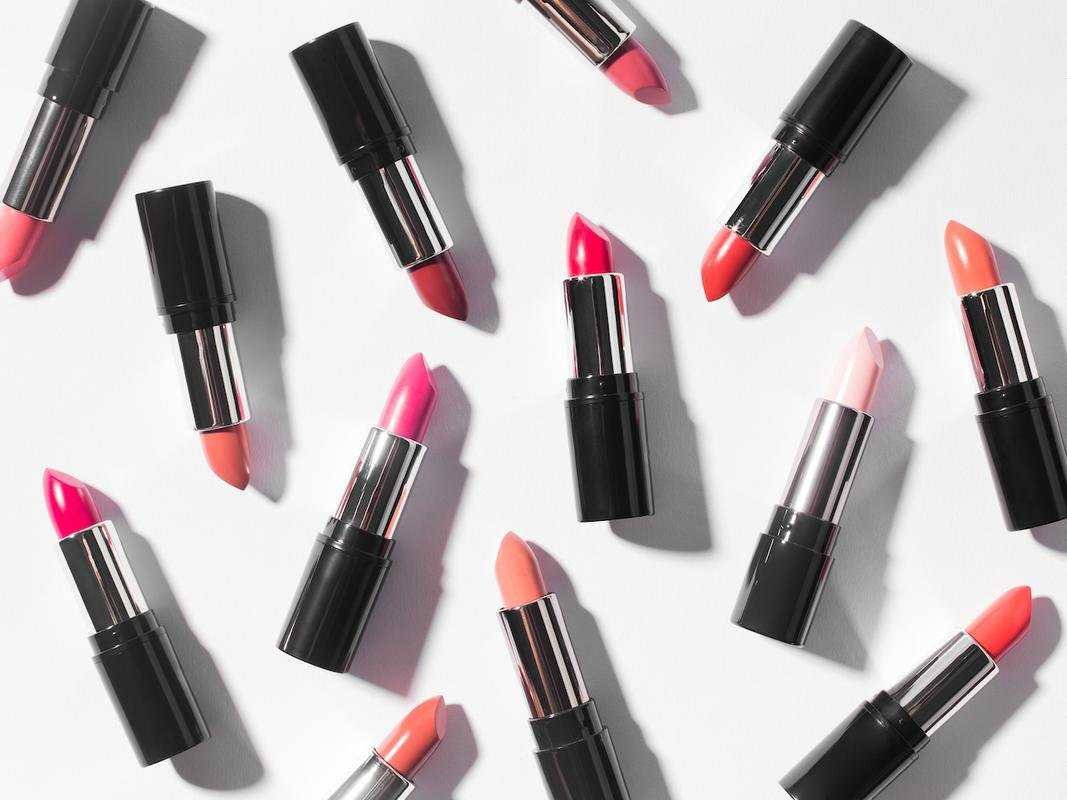 Губная помада сердечко