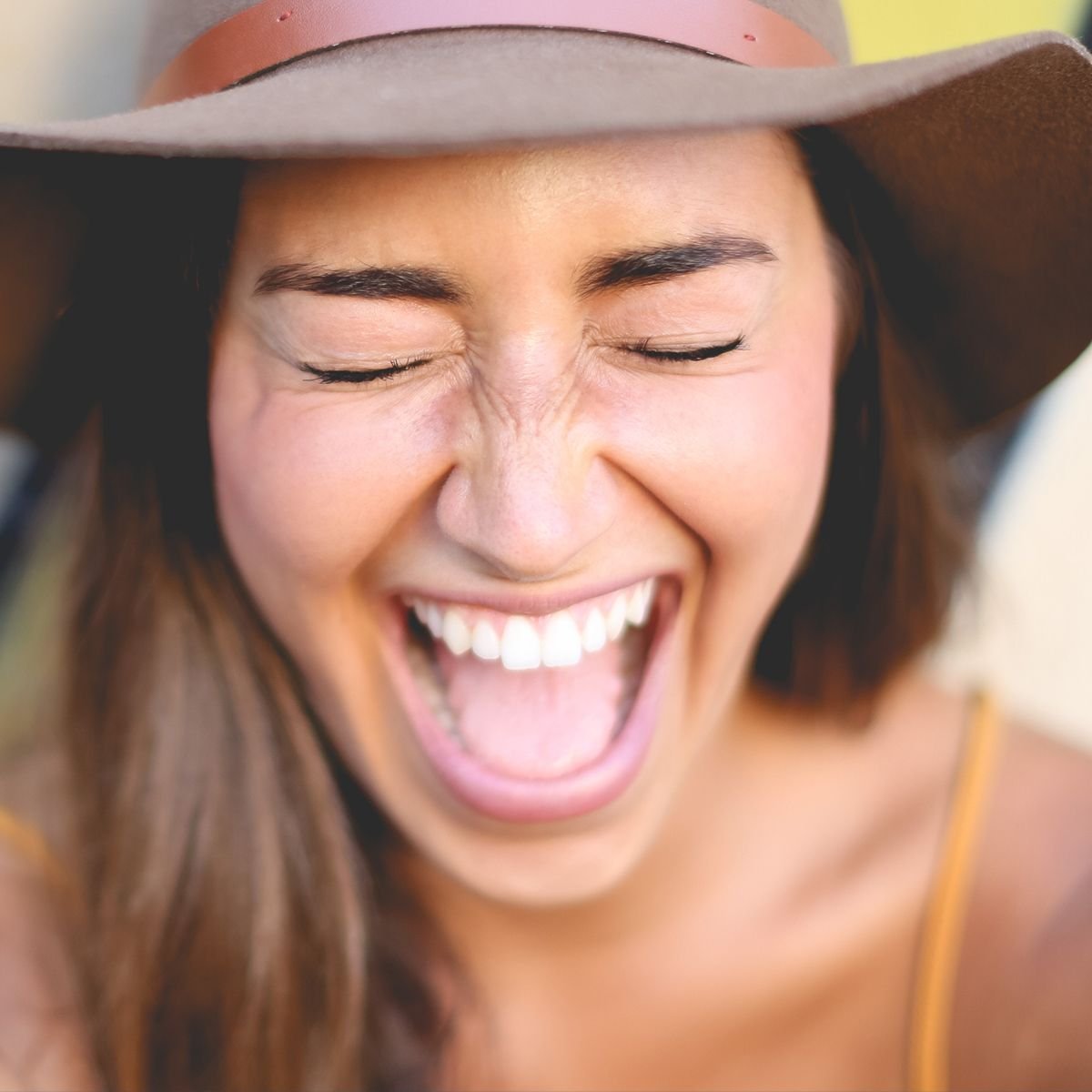 Девушка в прыжке