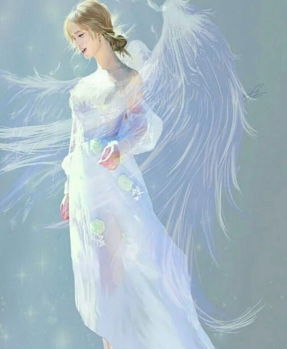 Женщина с крыльями