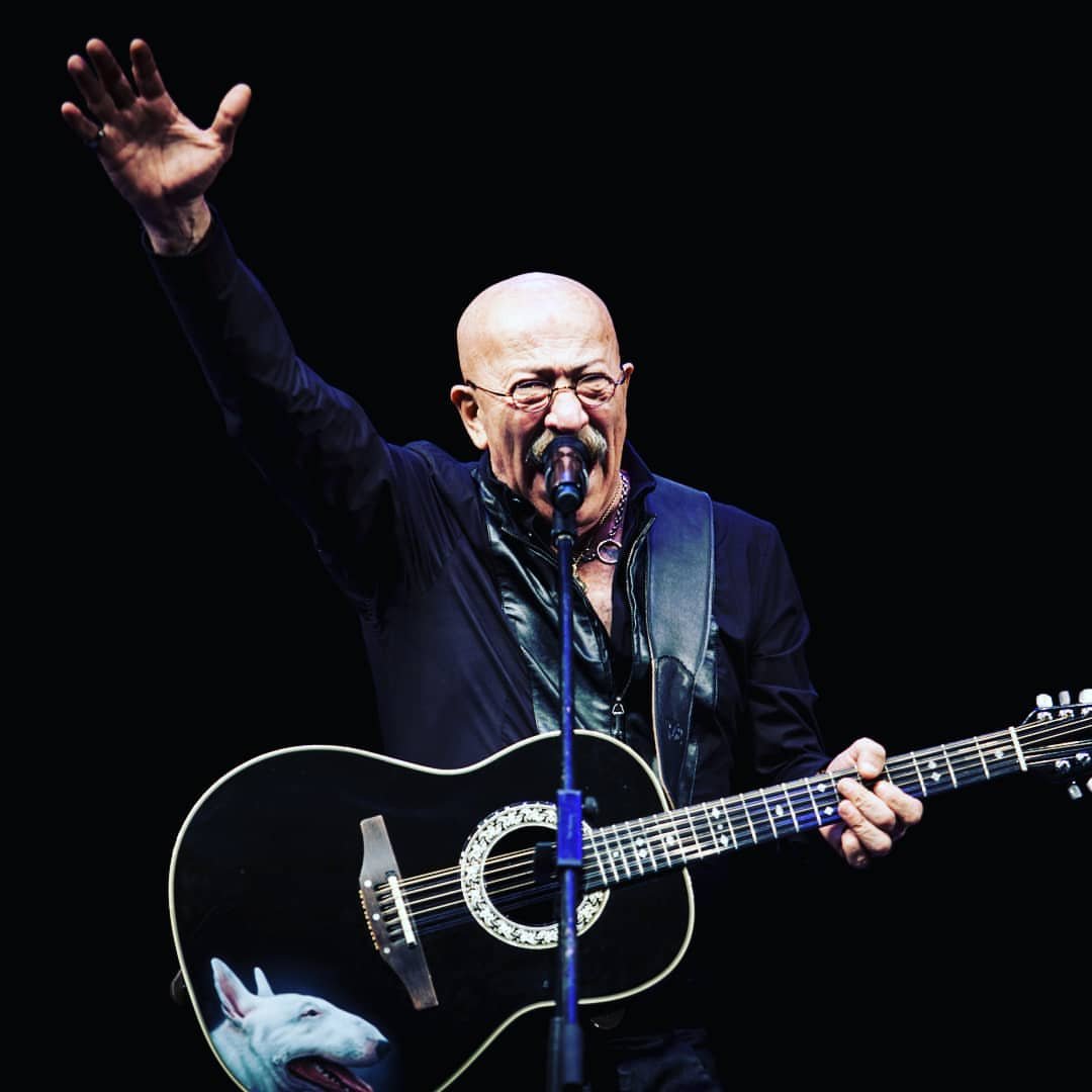 Александр Розенбаум нам до собак еще расти