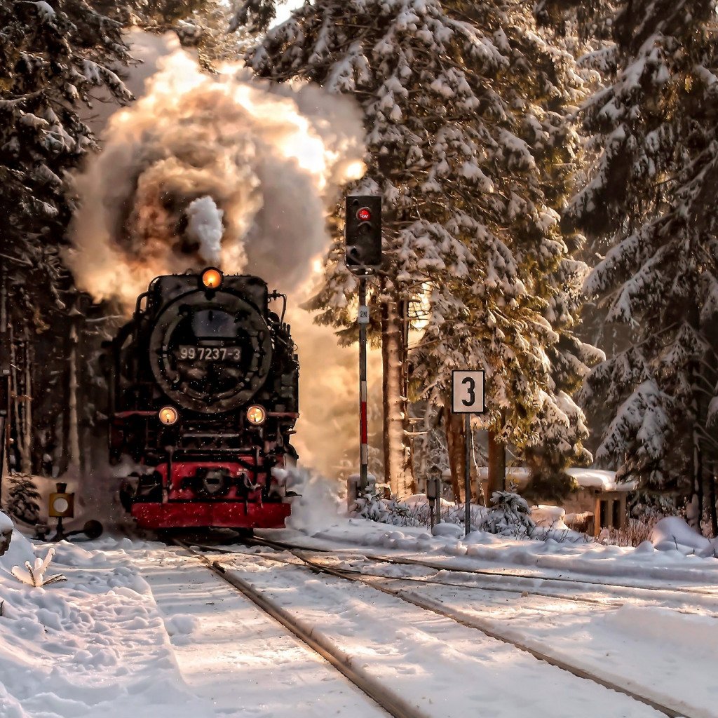 Железная дорога паровоз с дымом