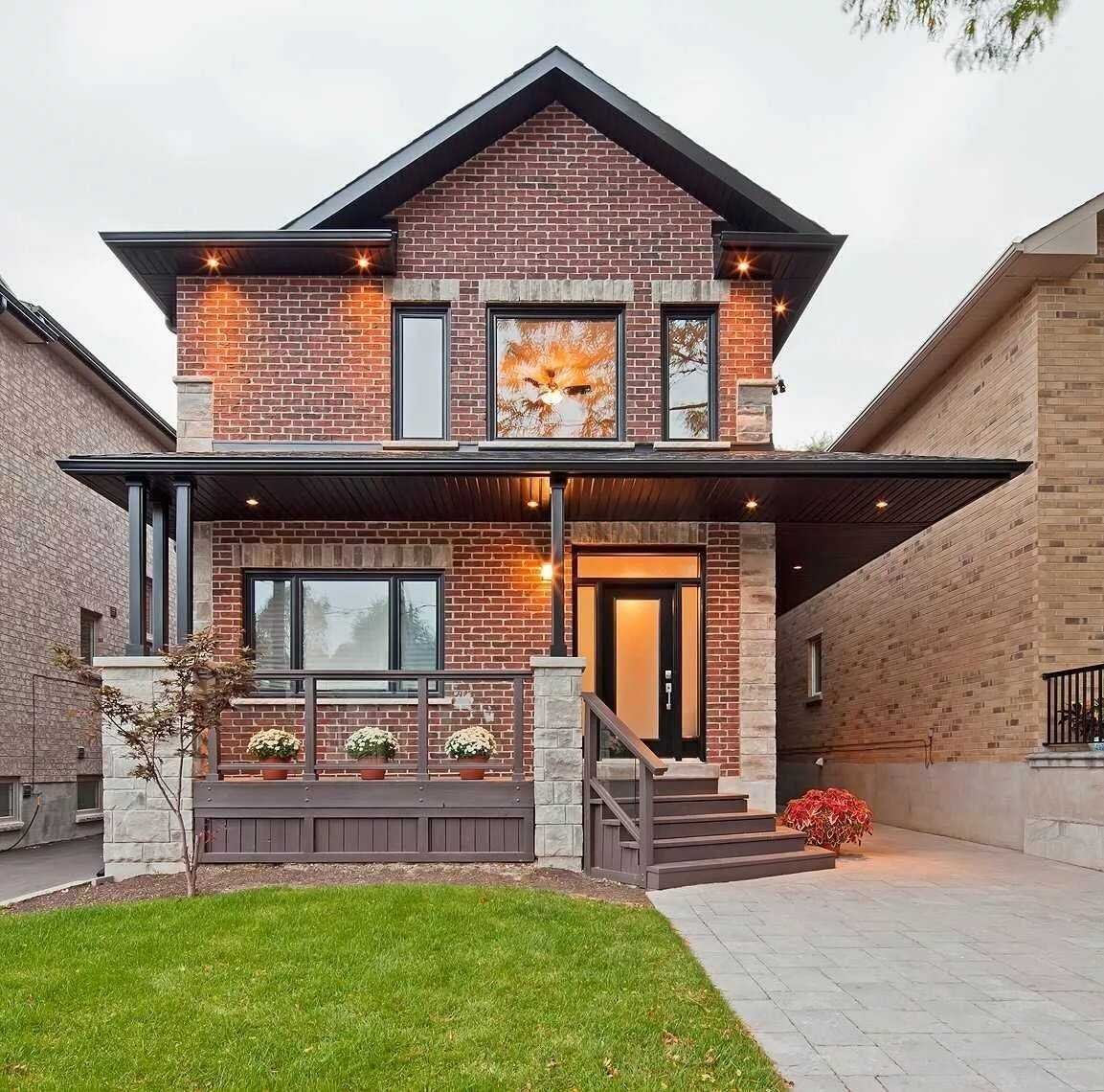 Строящийся дом