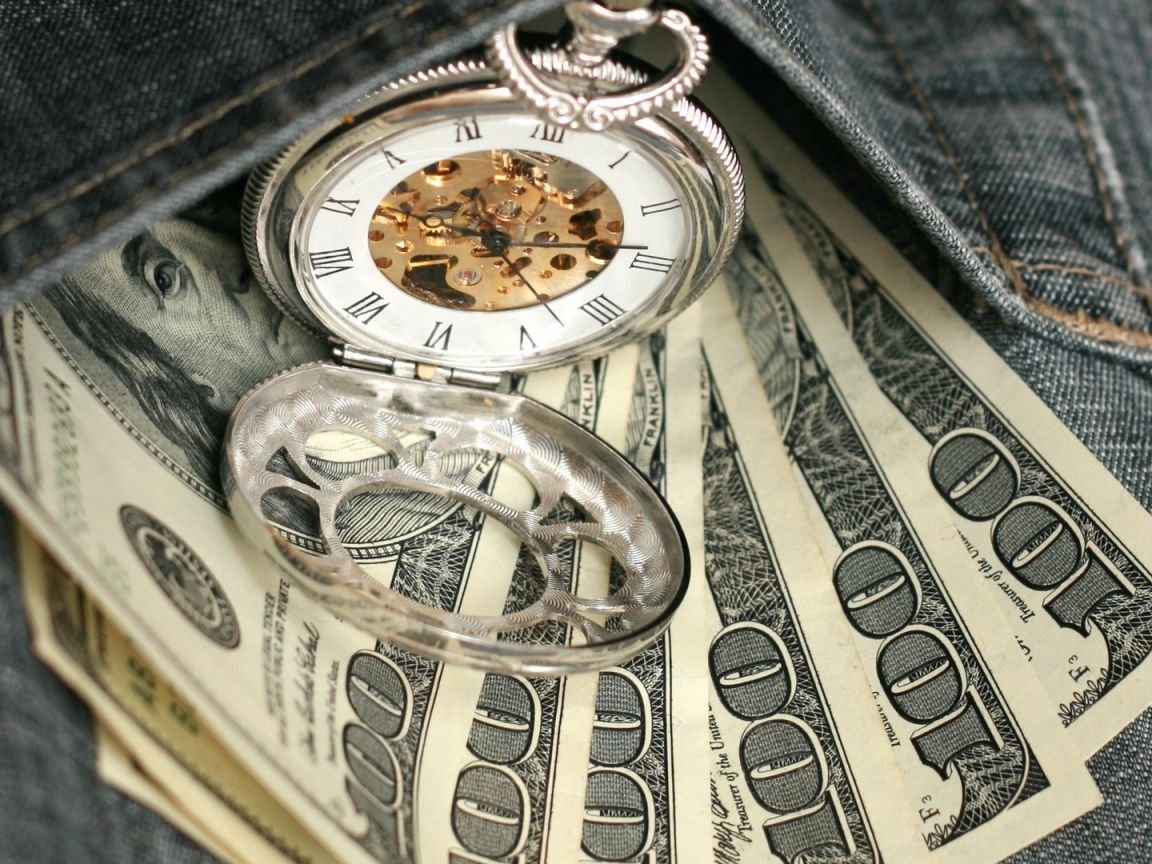 Часы с долларами