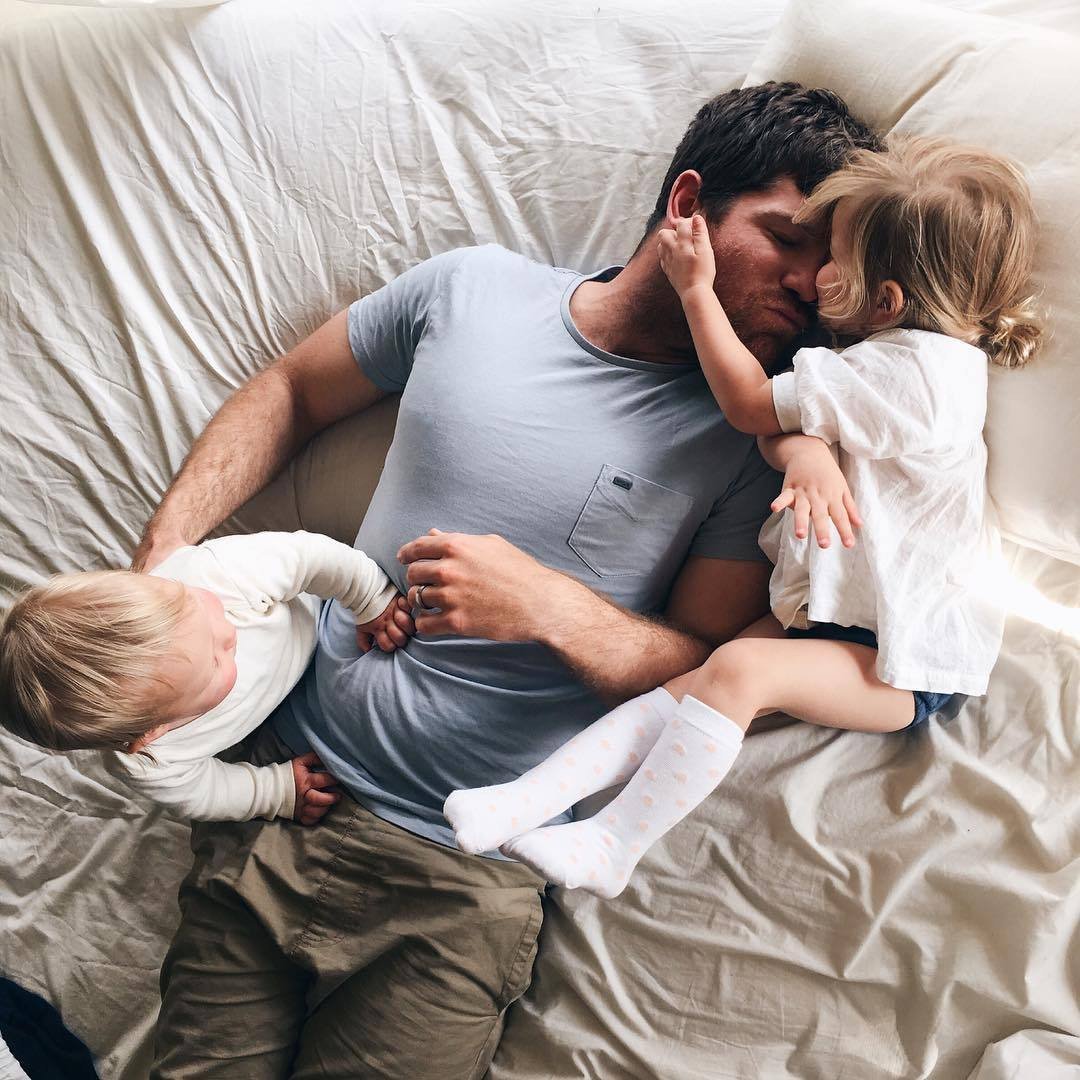 Фотосессия папы с дочкой и сыном