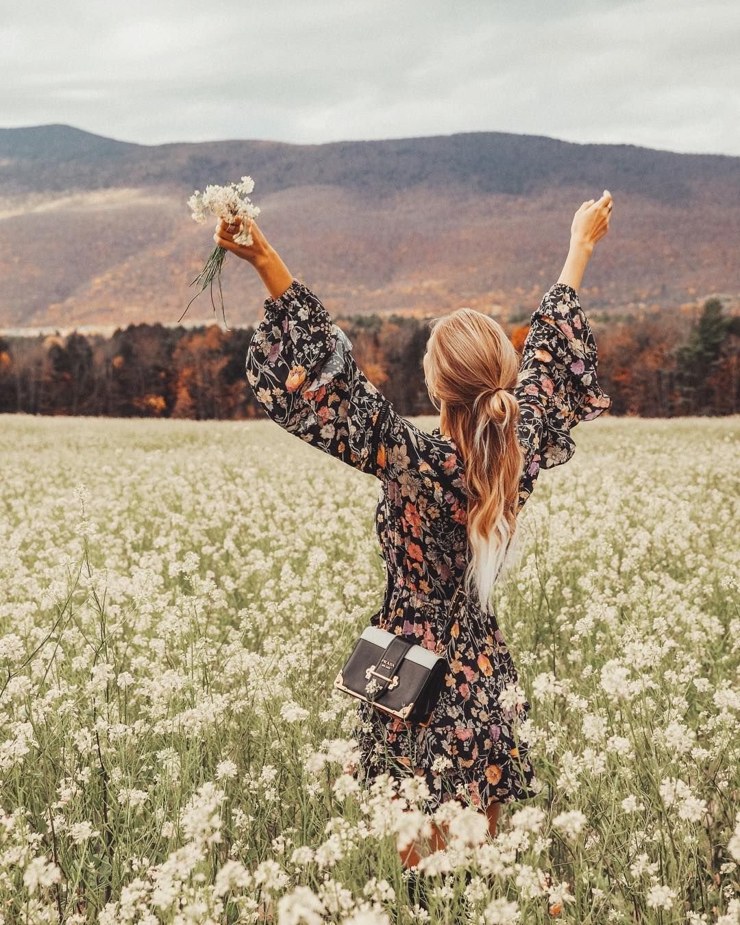 Ноги из травы