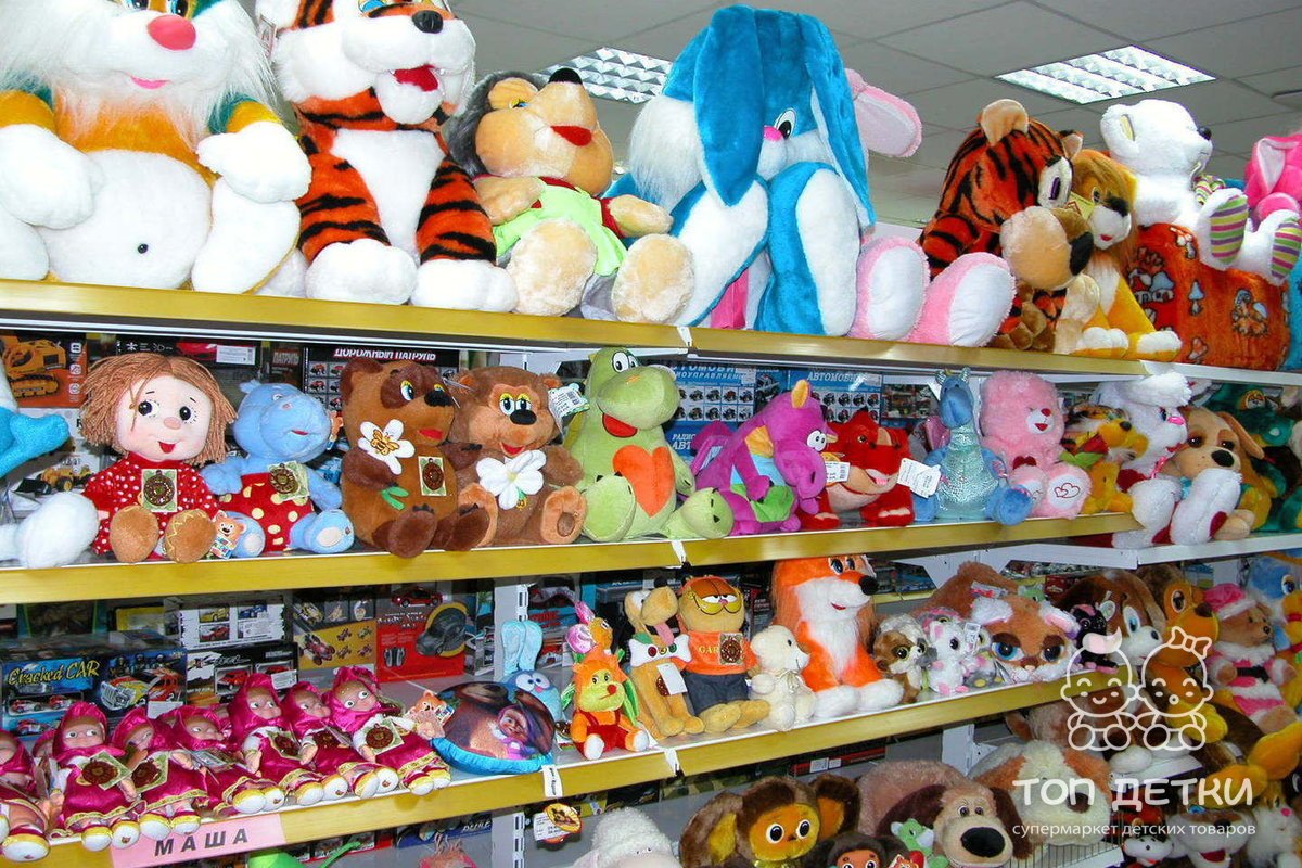 Витрина с игрушками