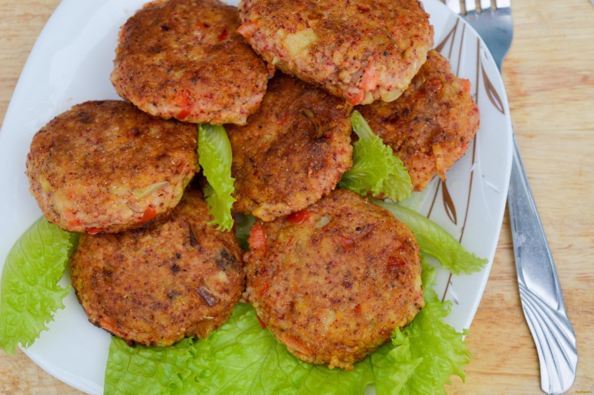 Украшение блюд для детей с котлетой