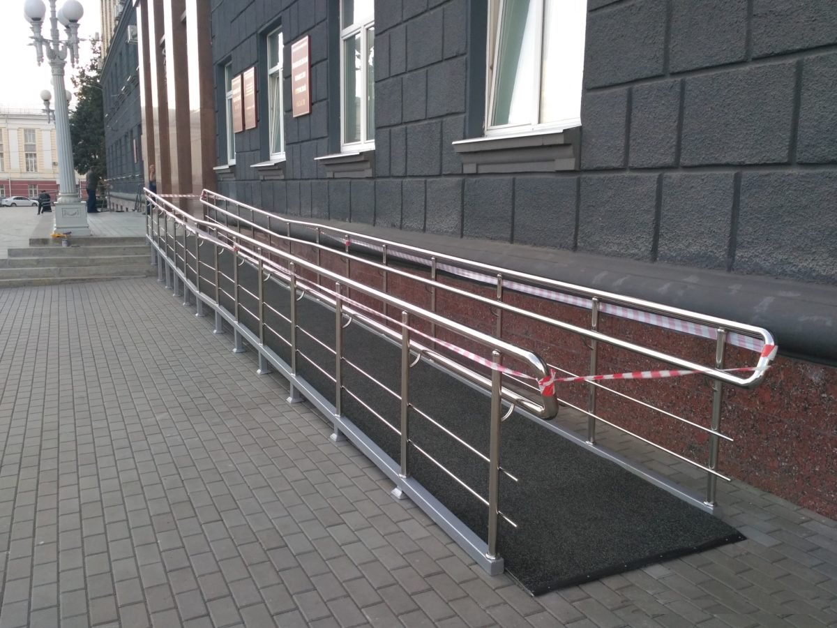 Колесоотбойники на пандусах