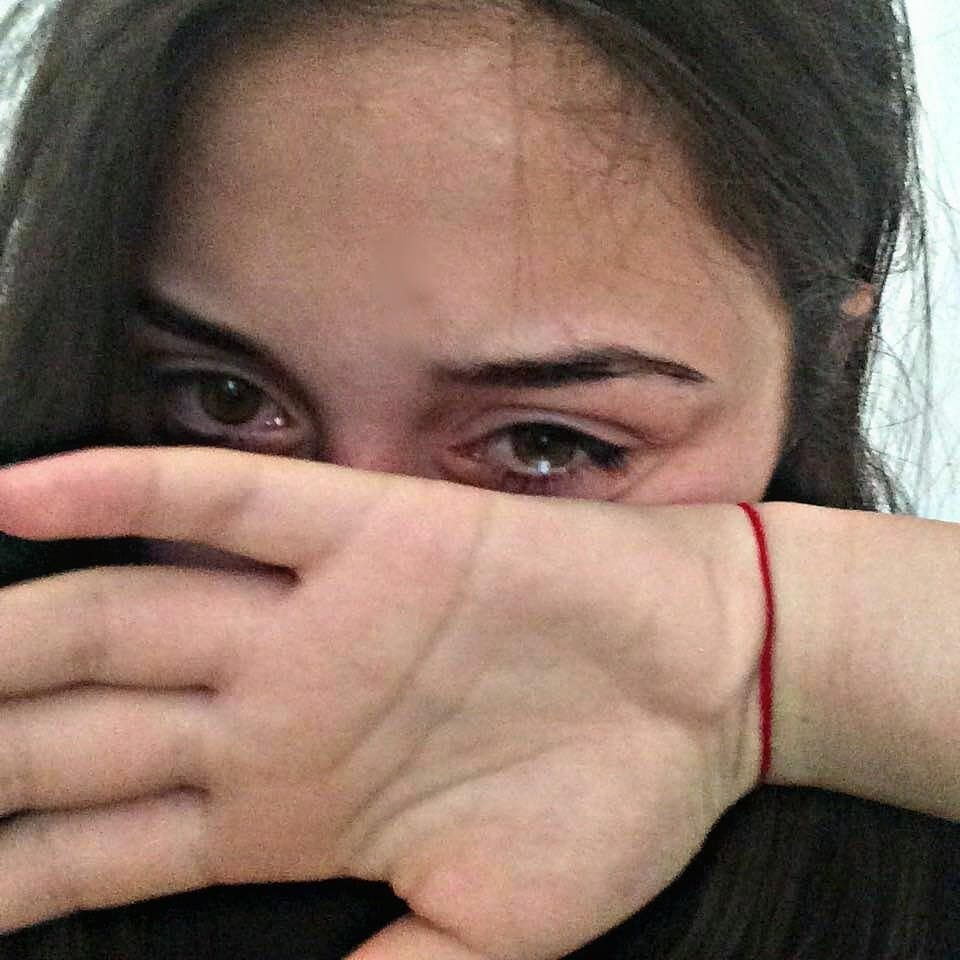 Парень плачет Эстетика