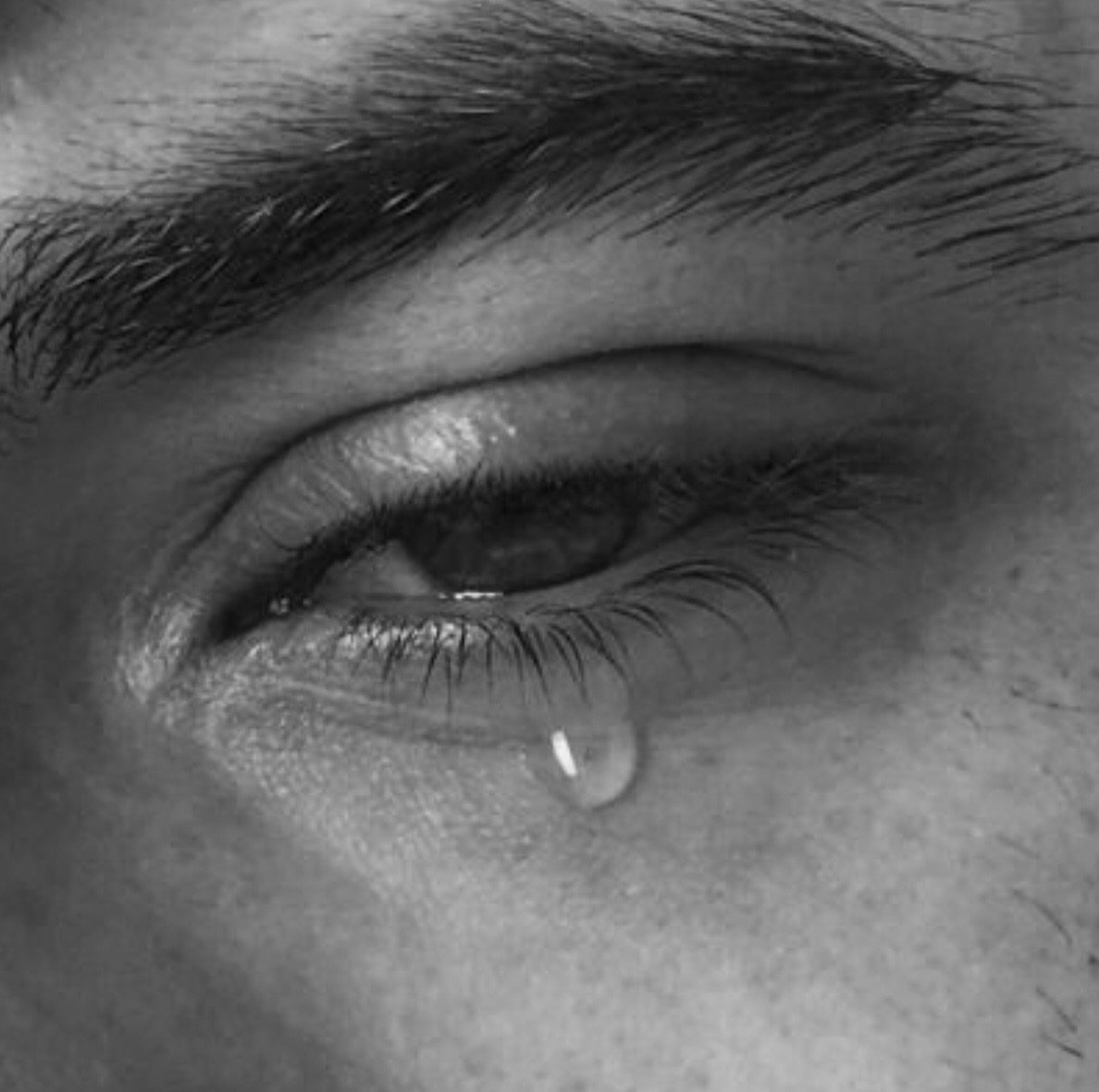 Плачет селфи