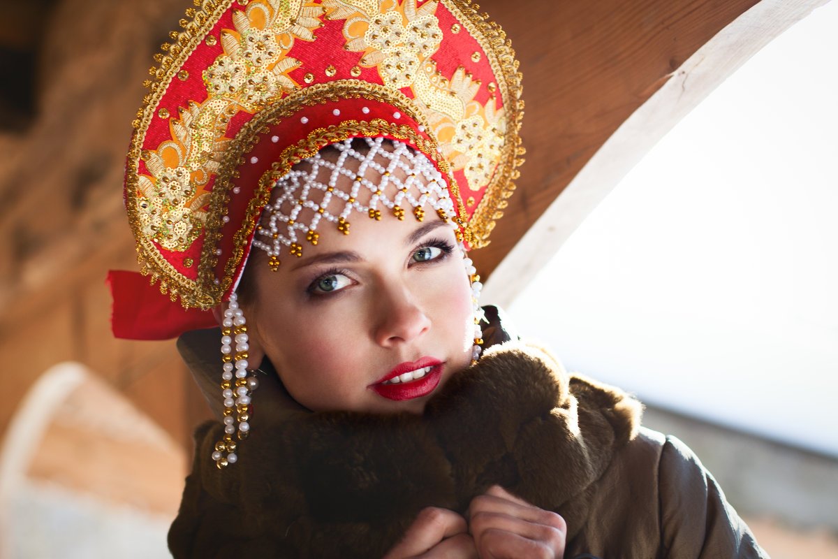 Группа фабрика в кокошниках Максим