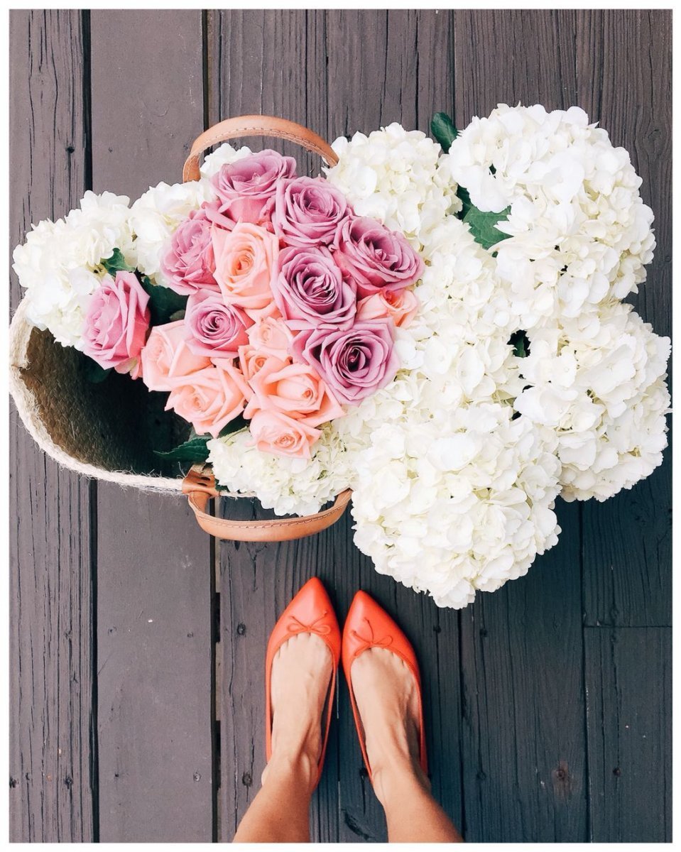 Красивый красный