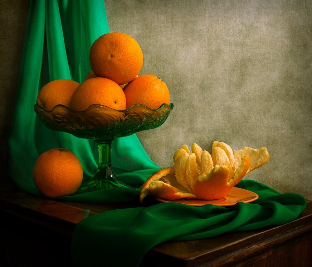 Весенние цветы и фрукты