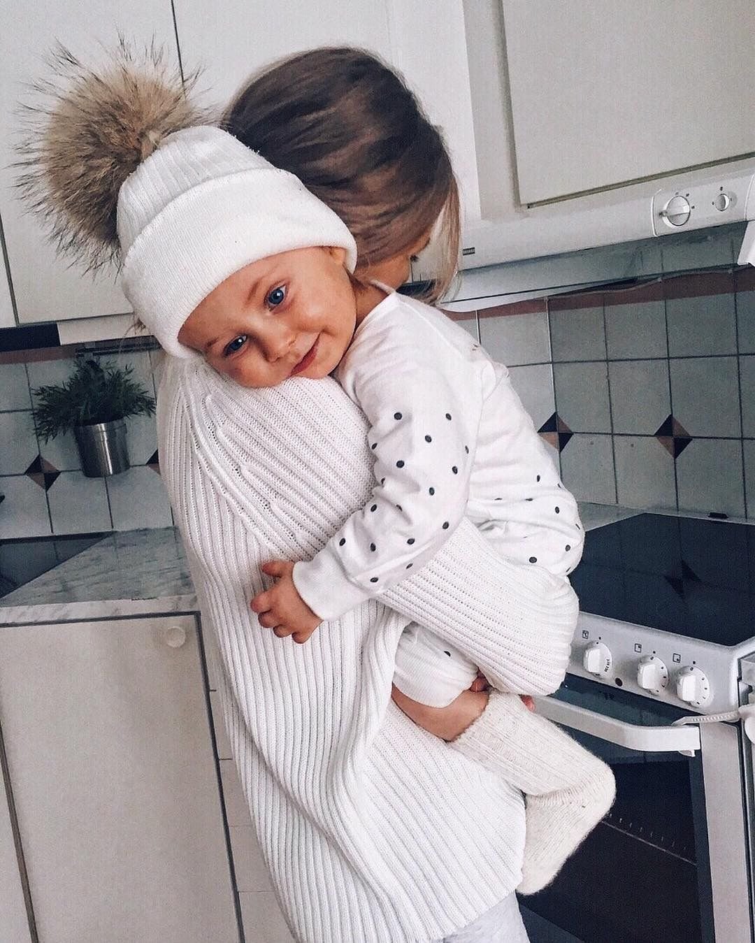 Милые дети с мамами