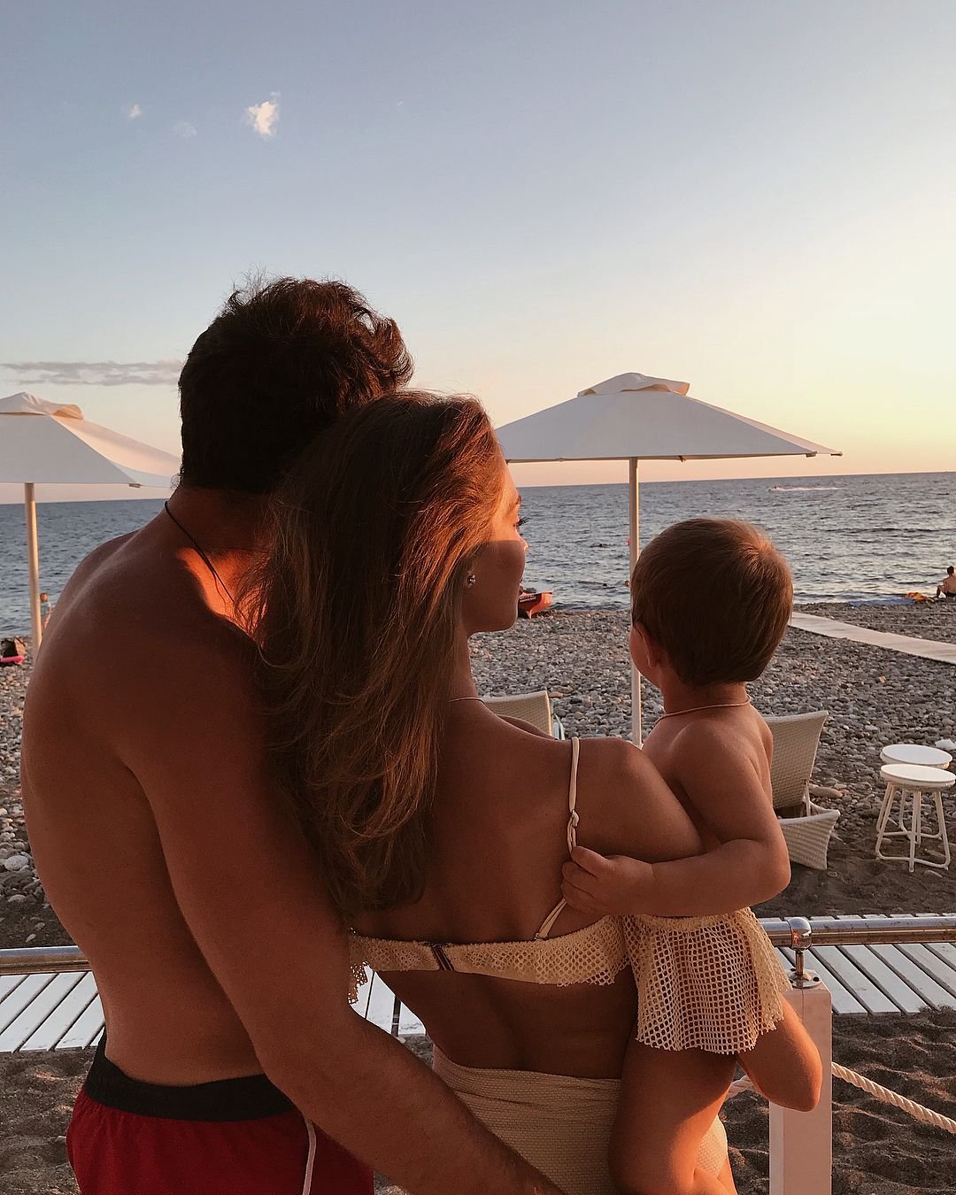 Малыш одеяло мама