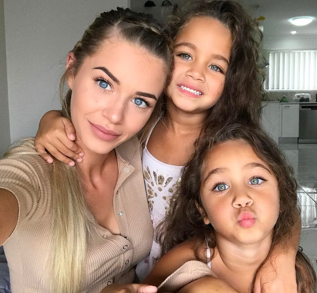 Стильная мама с ребенком