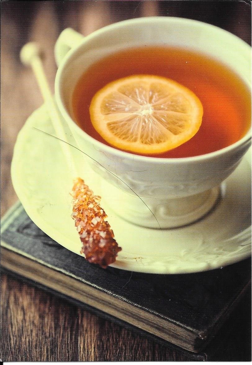 Кружка чая с лимоном