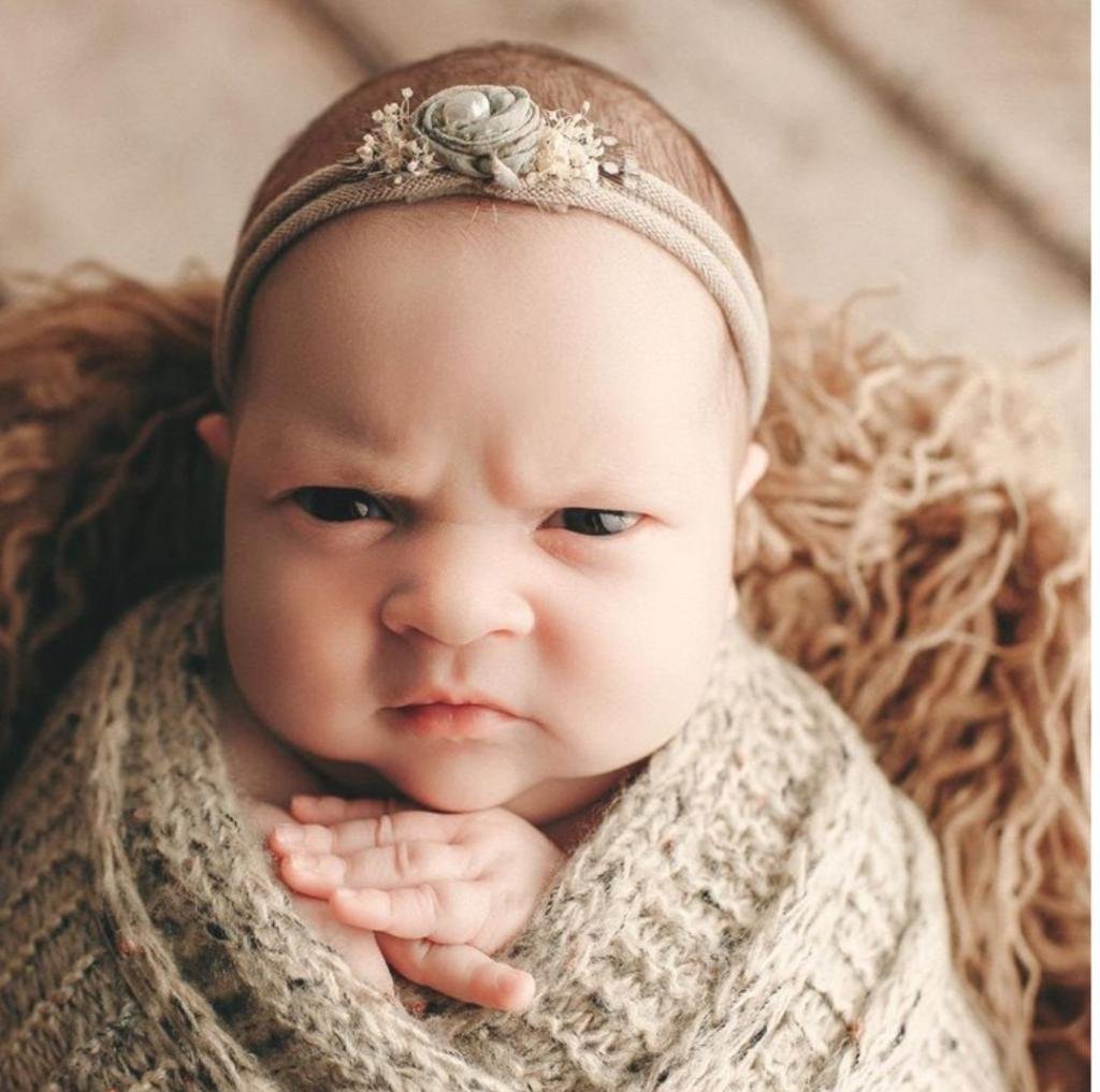 Недовольный младенец