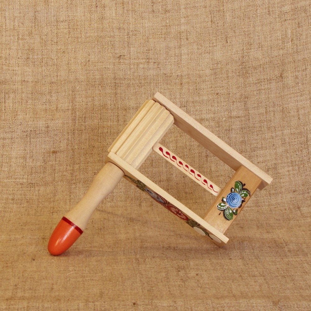 Народный инструмент трещотка