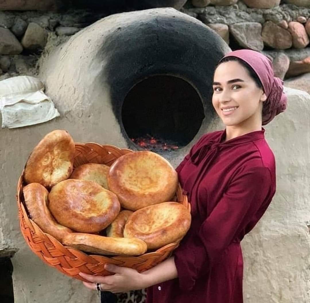 Тандыр лепешки в тандыре