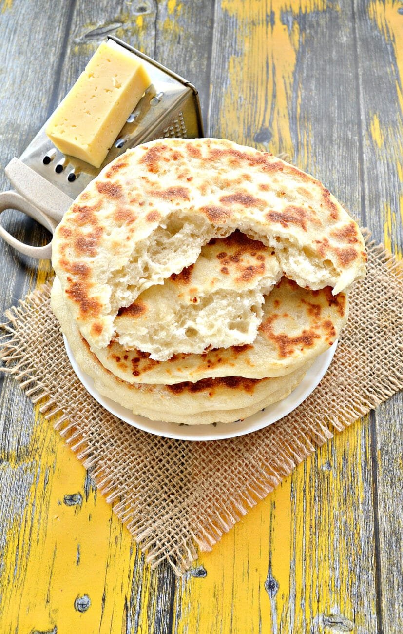 Сырные лепёшки на сковороде