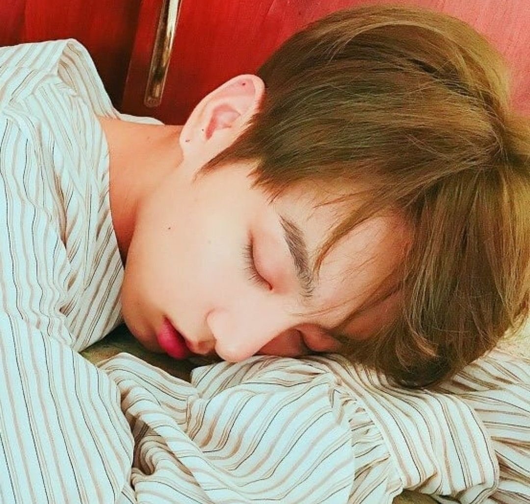 Спящие БТС Чонгук