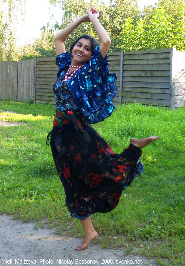 Цыганский таборный костюм