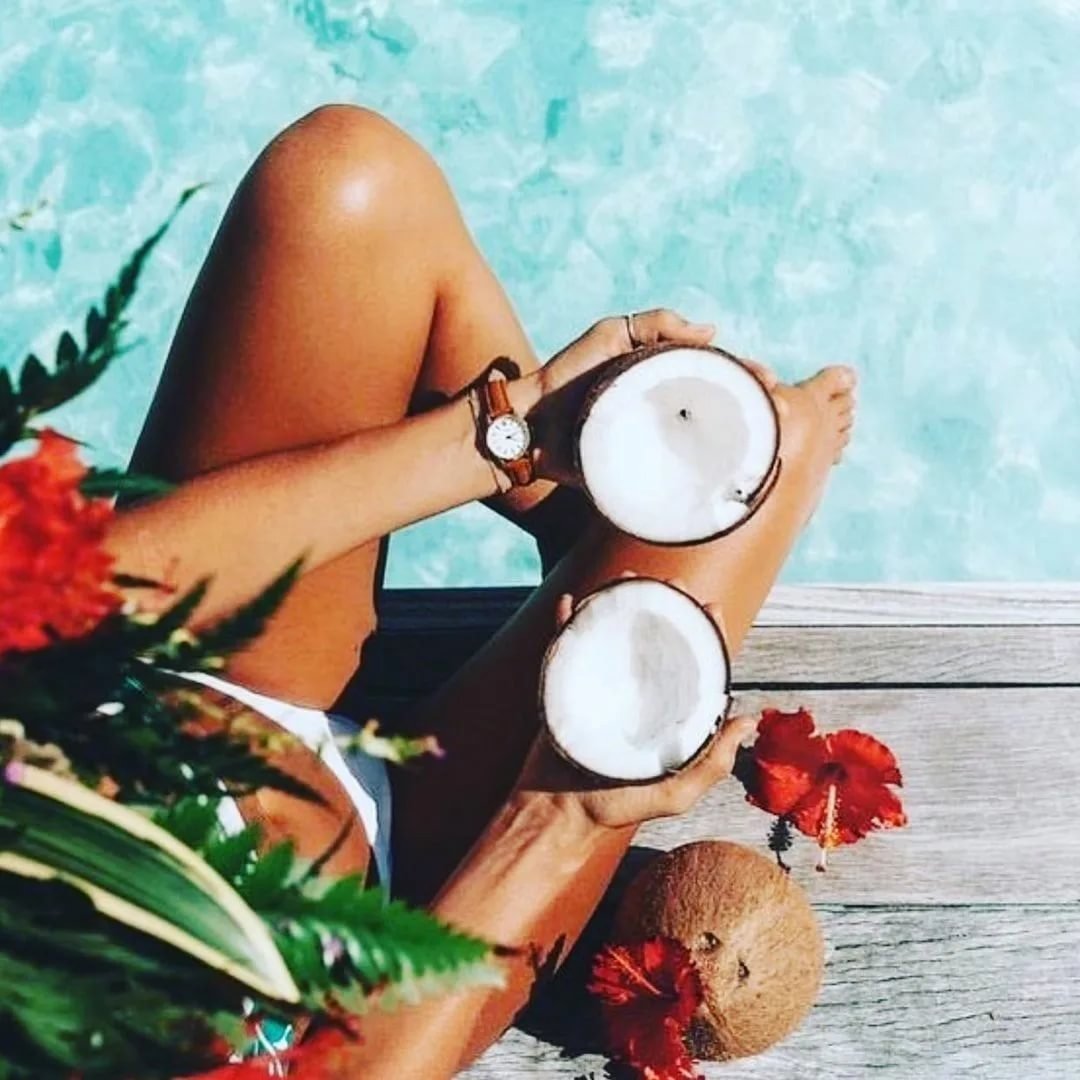 Кокосы пальмы море