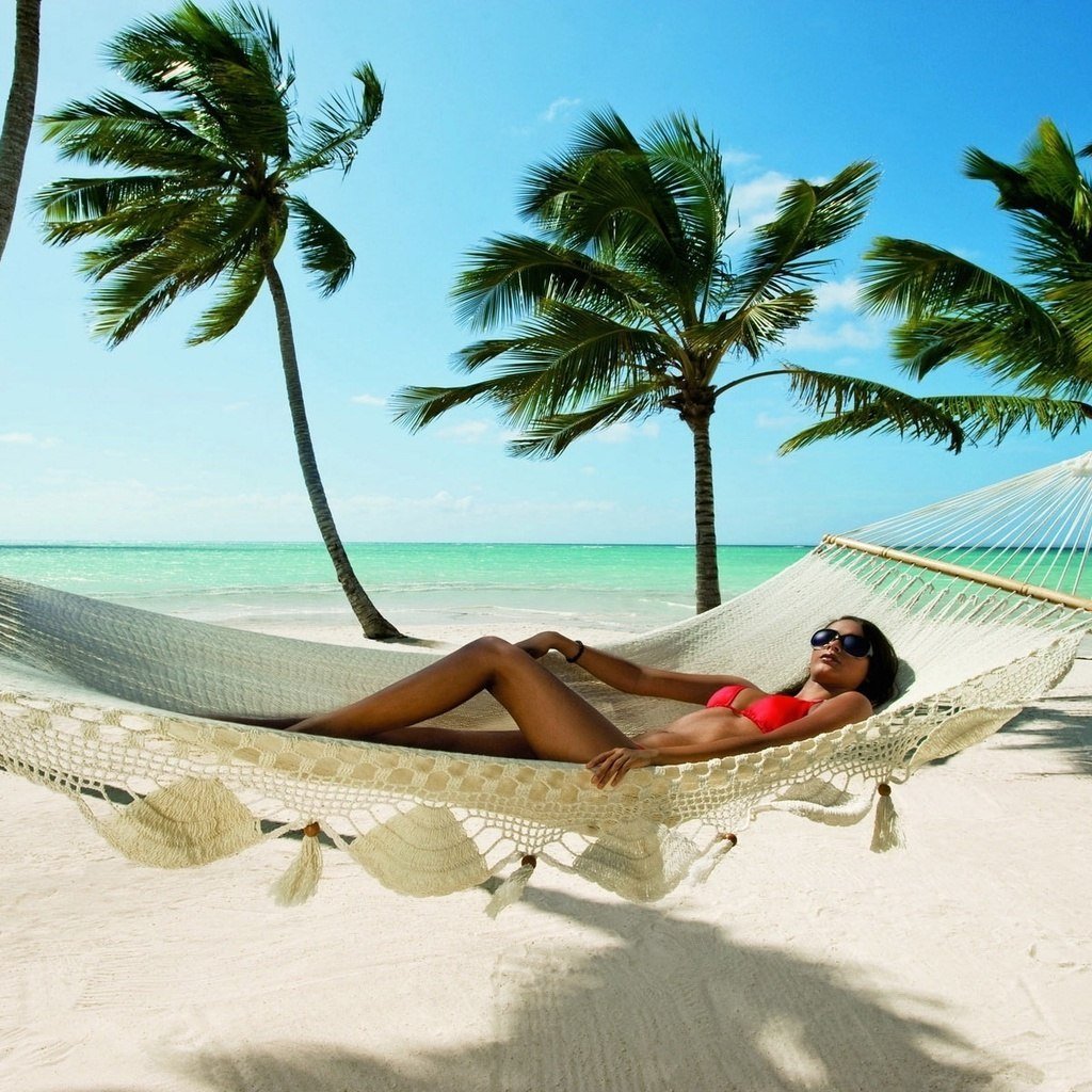 Девушка на Пальме