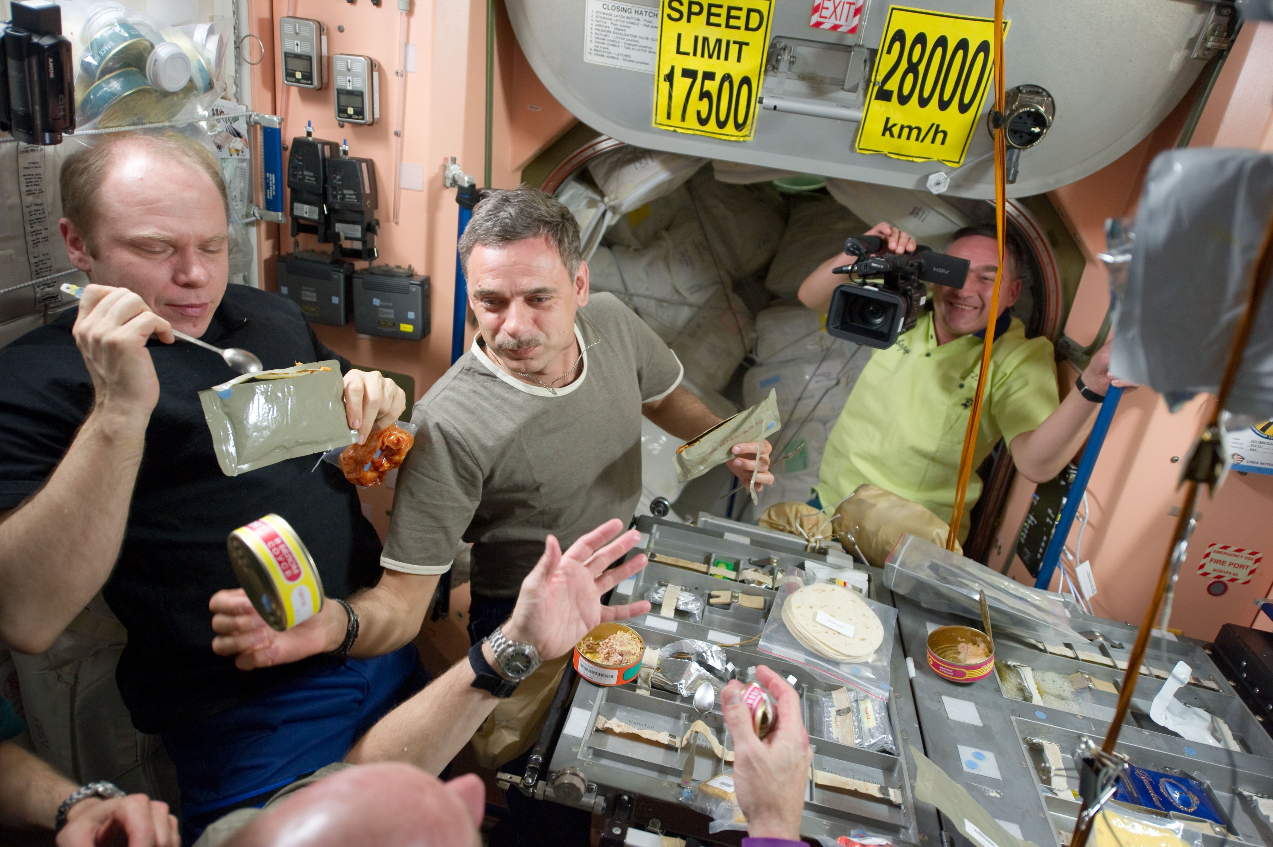 Питание космонавтов в космосе. Махеев&МКС. Еда Космонавтов в космосе. Современная Космическая еда.