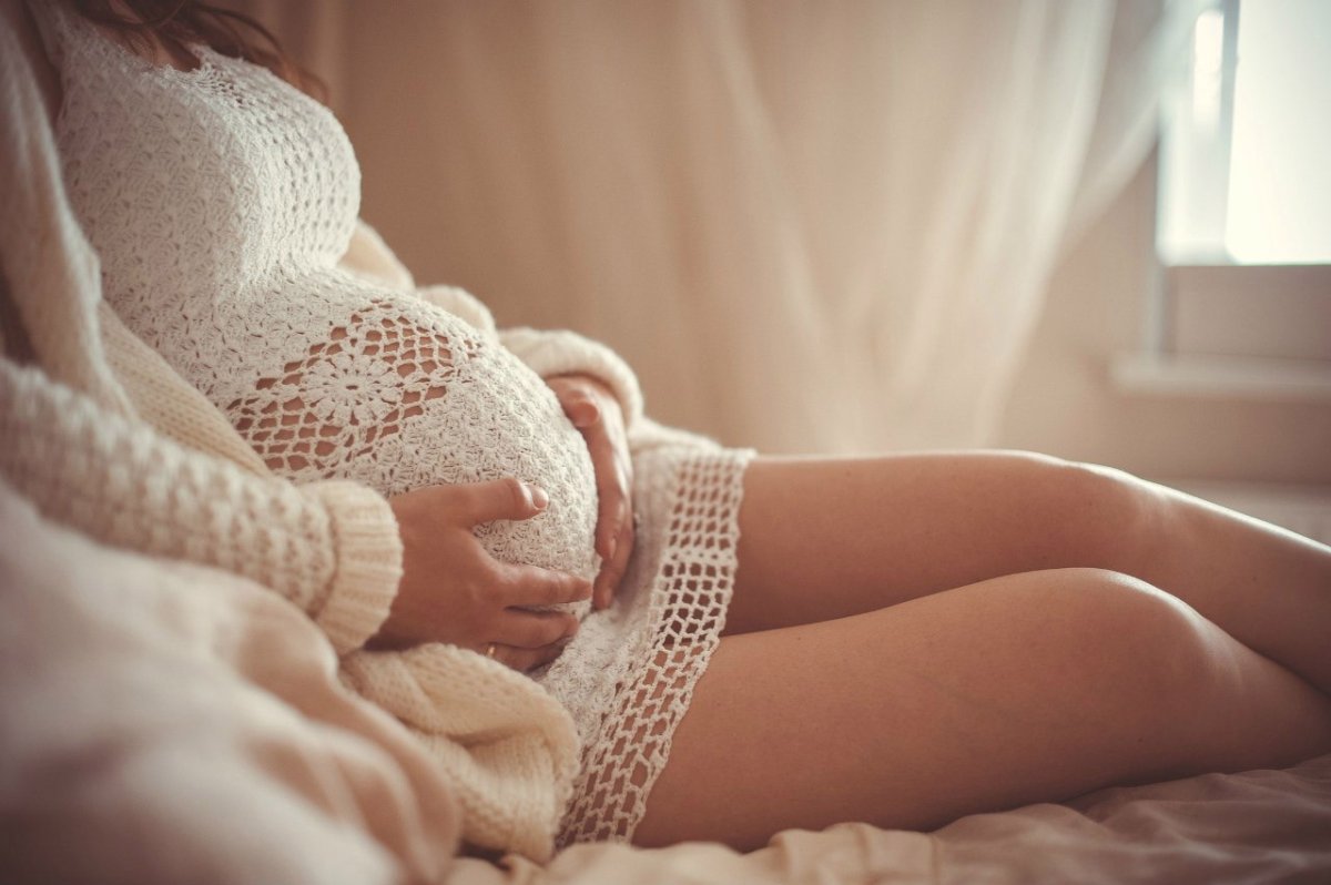 Беременная девушка