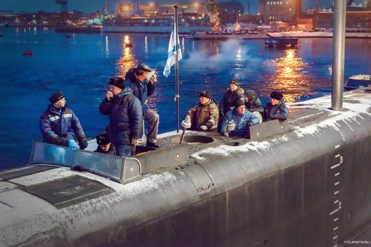 Команда подводной лодки князь Владимир