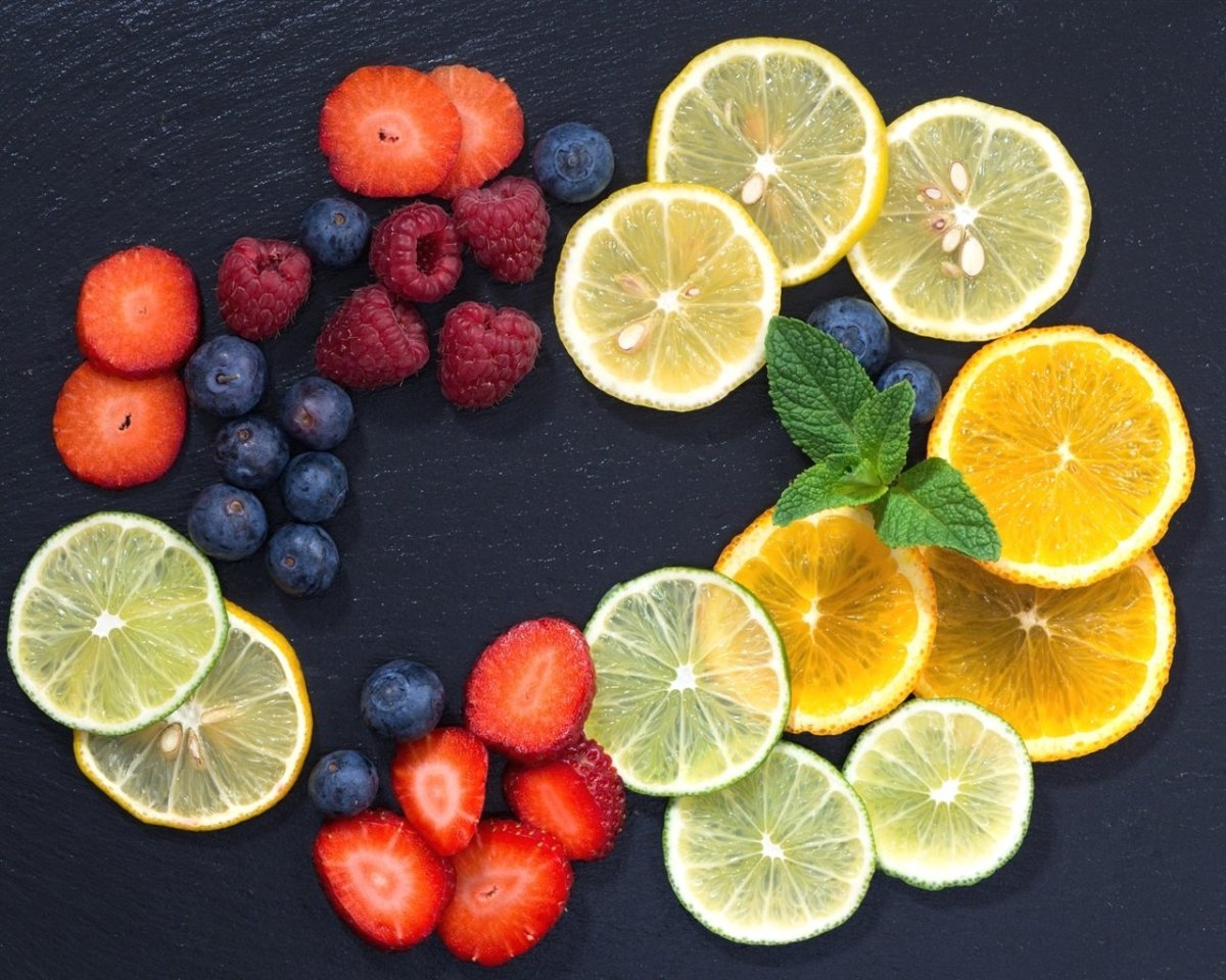 Ягоды и цитрусовые