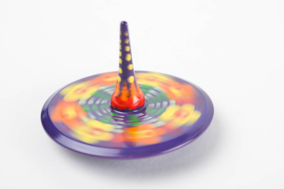 Волчок игрушка деревянная