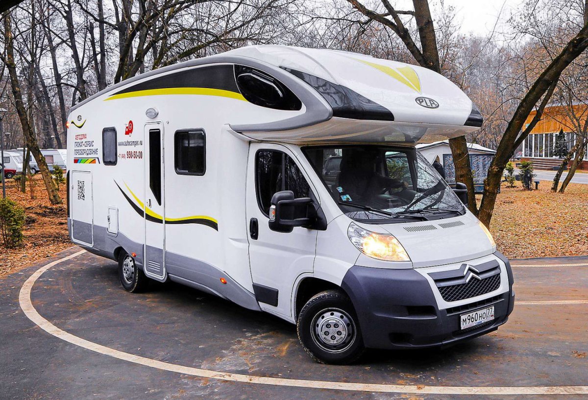 Автодом Featherlite vantare Platinum Plus