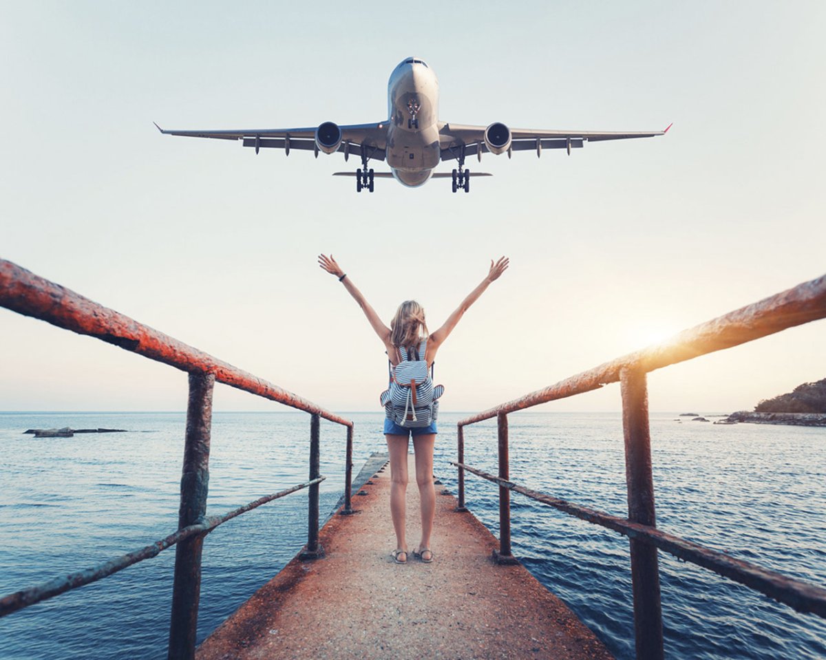 Самолет море