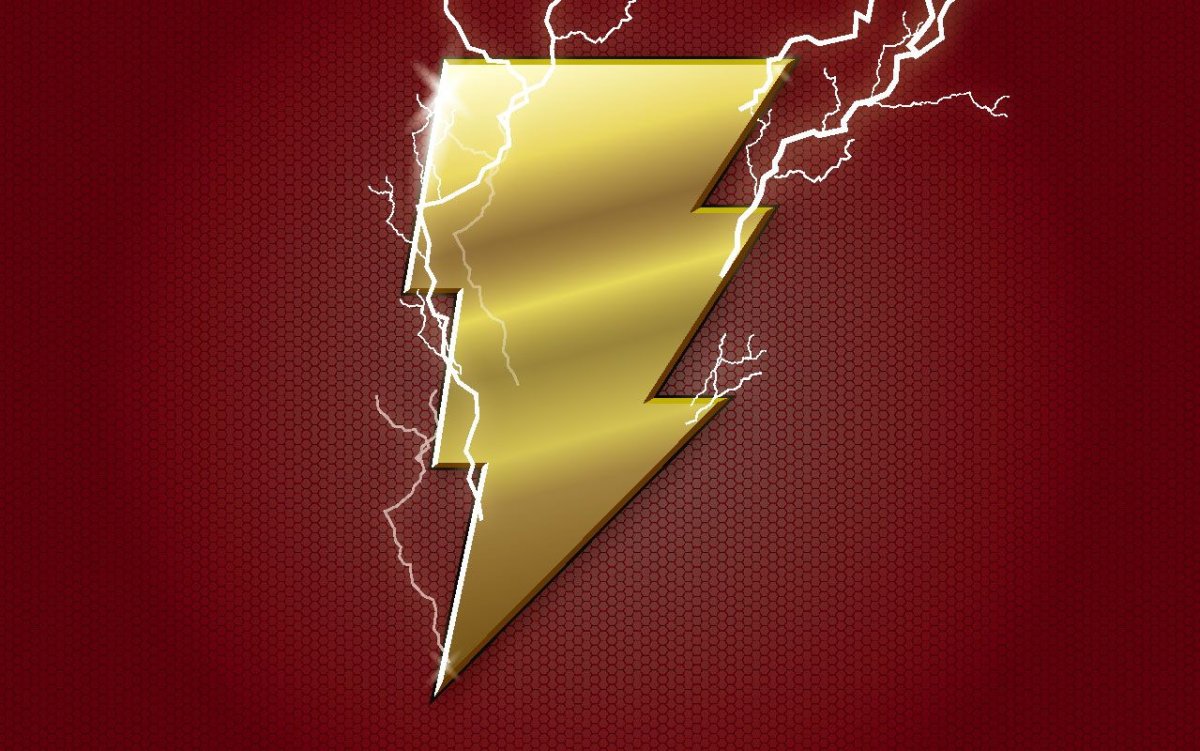 Молния на черном фоне