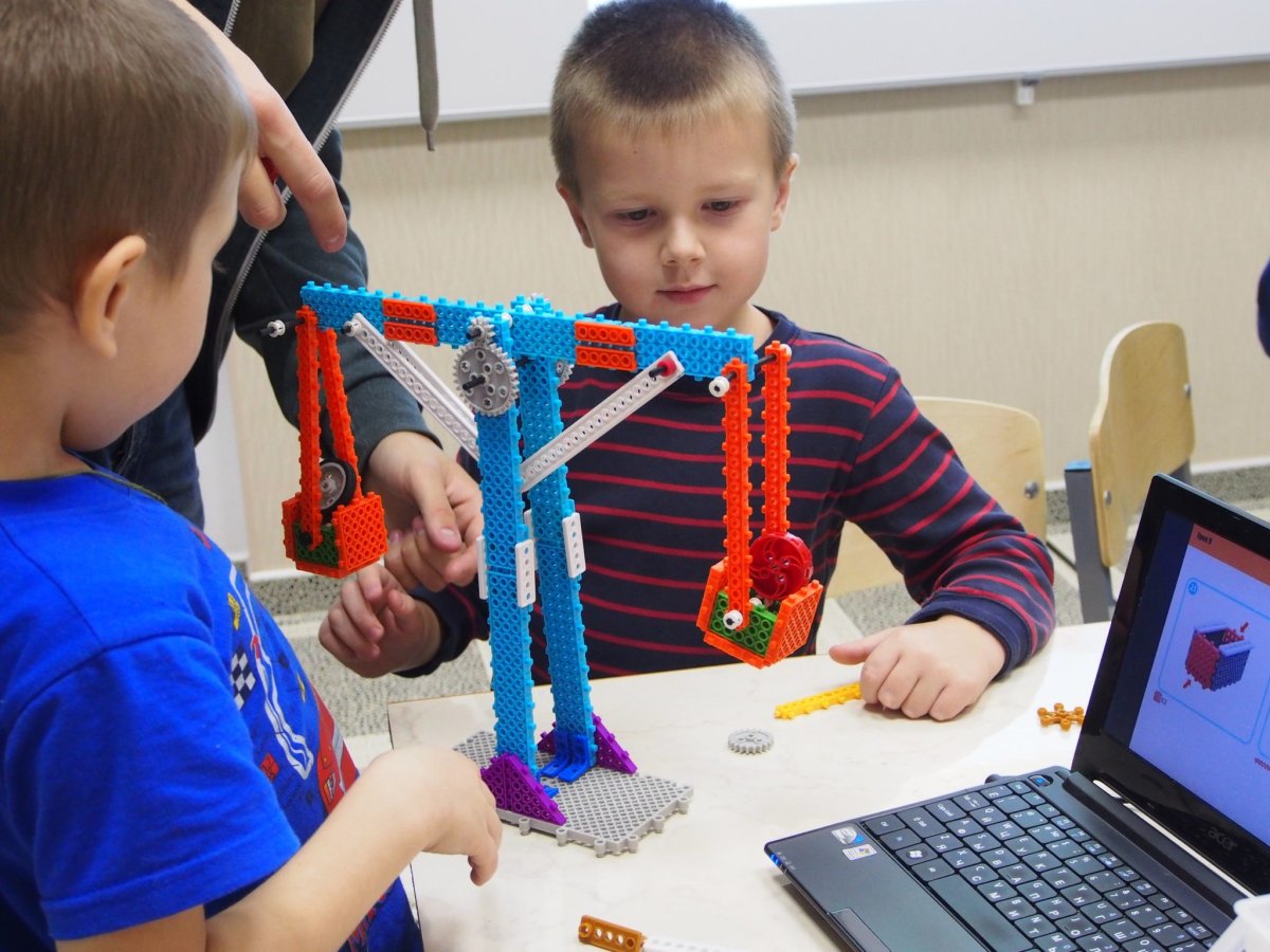 LEGO мехатроника