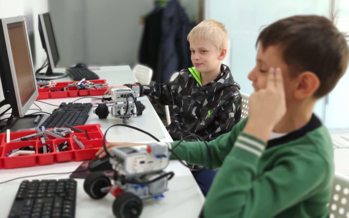 Робот реклама