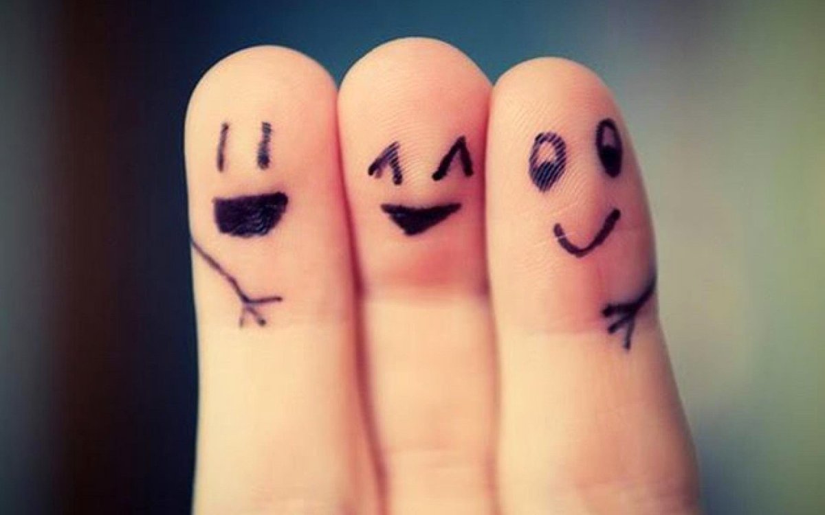 Смайлик с пальцем