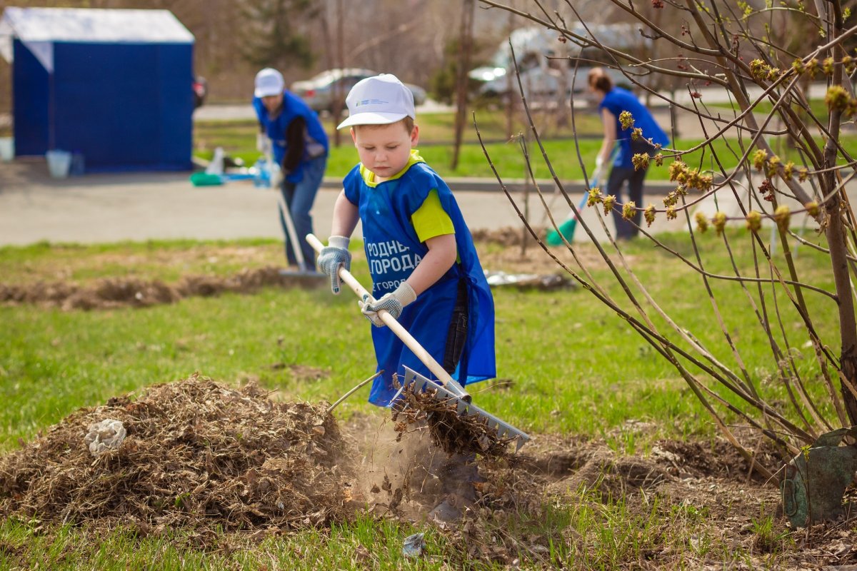 Дети на субботнике